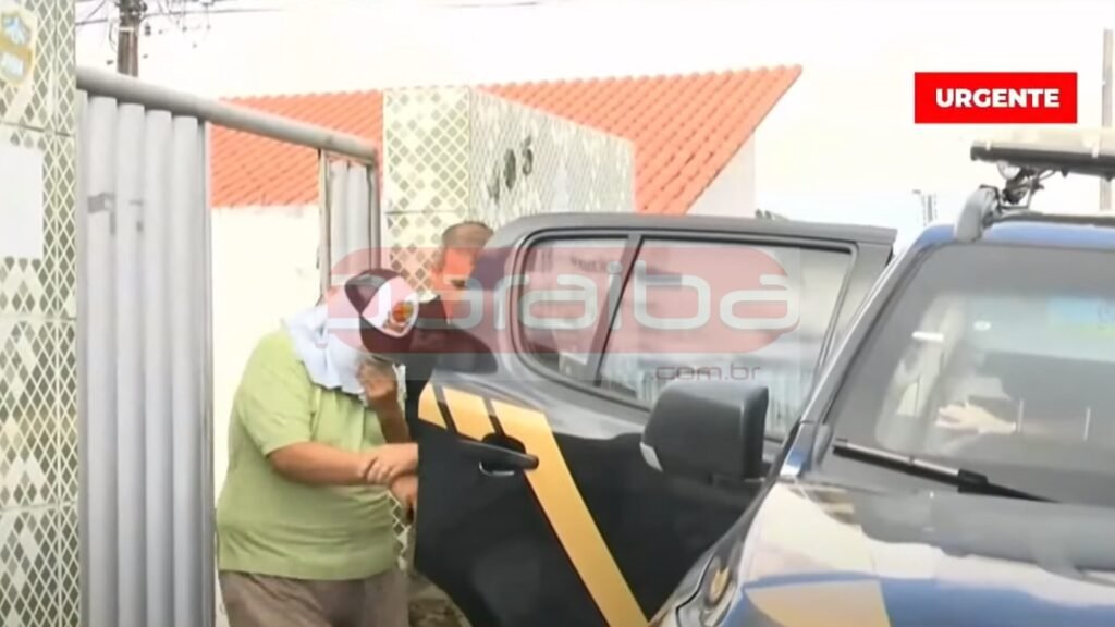 Professor de escola suspeito de compartilhar arquivos de abuso sexual infantil é preso em JP